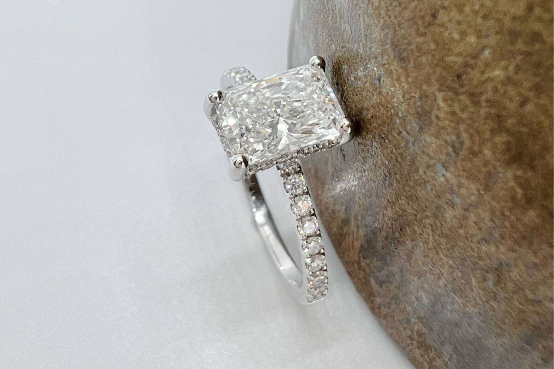 Diana, el anillo de compromiso de Mimoke con una esencia especial