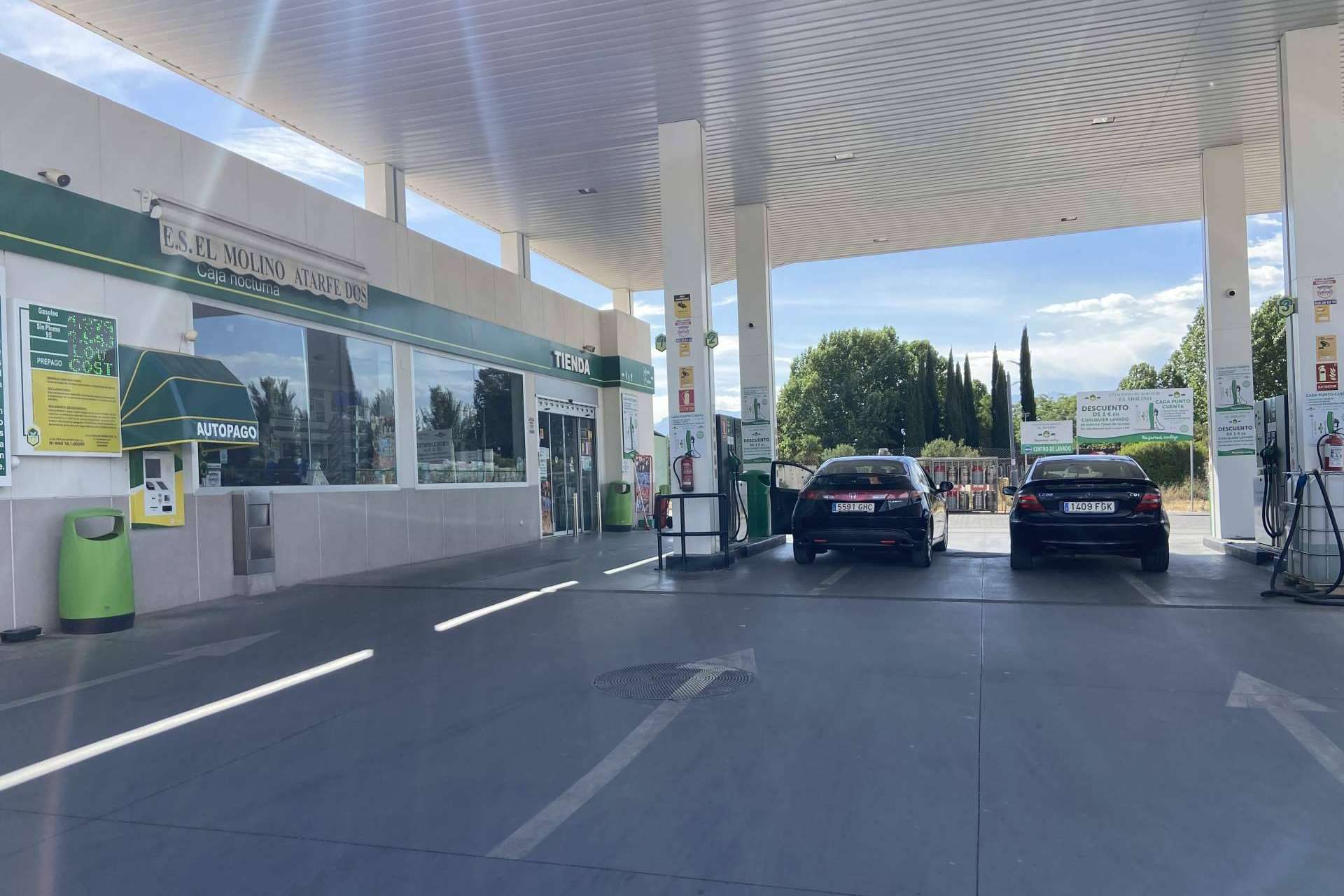 ¿Dónde encontrar gasolineras low cost en Granada? E.S. El Molino