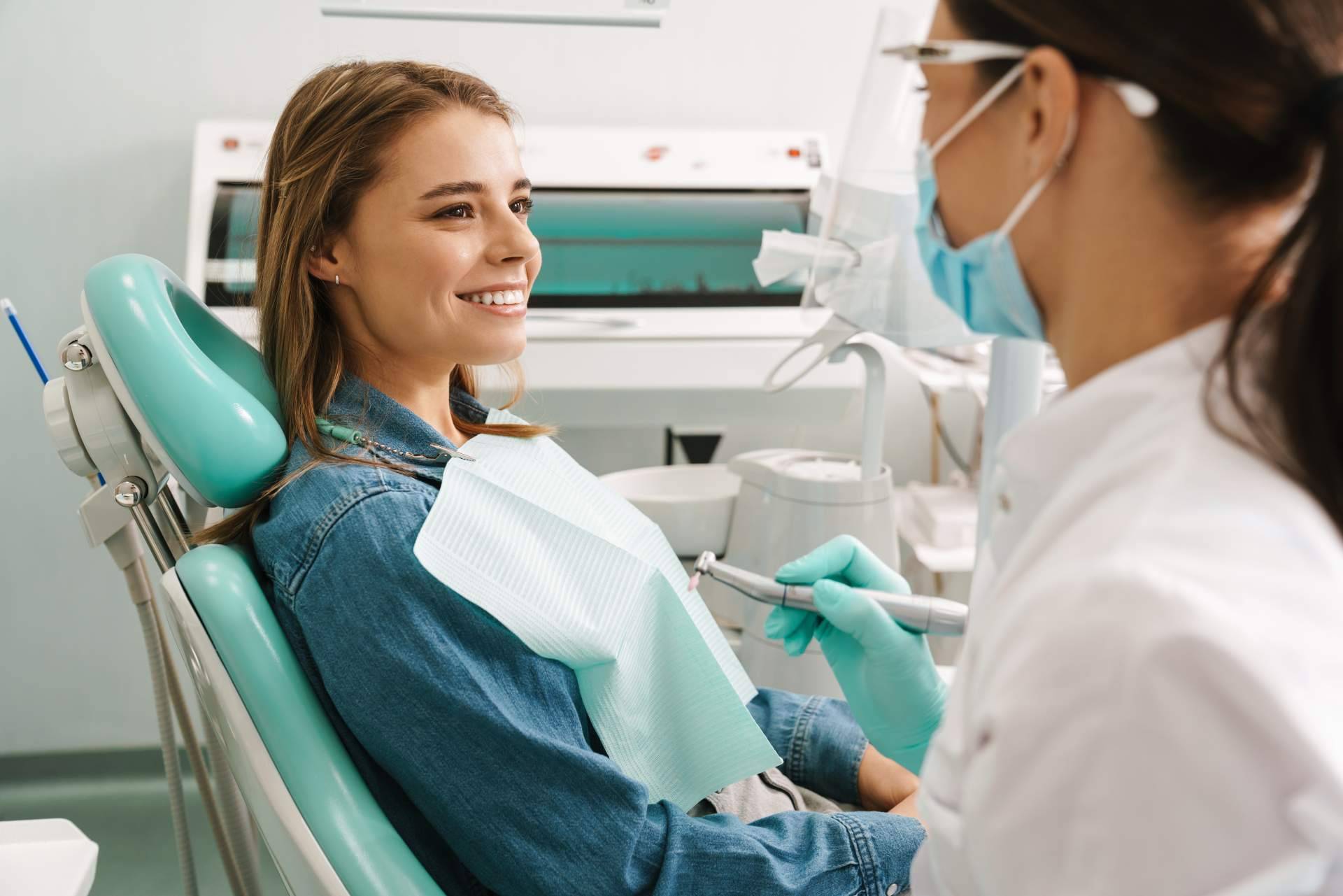 Carlos Saiz Smile, especialistas en carillas dentales sin tallado para una sonrisa radiante y natural