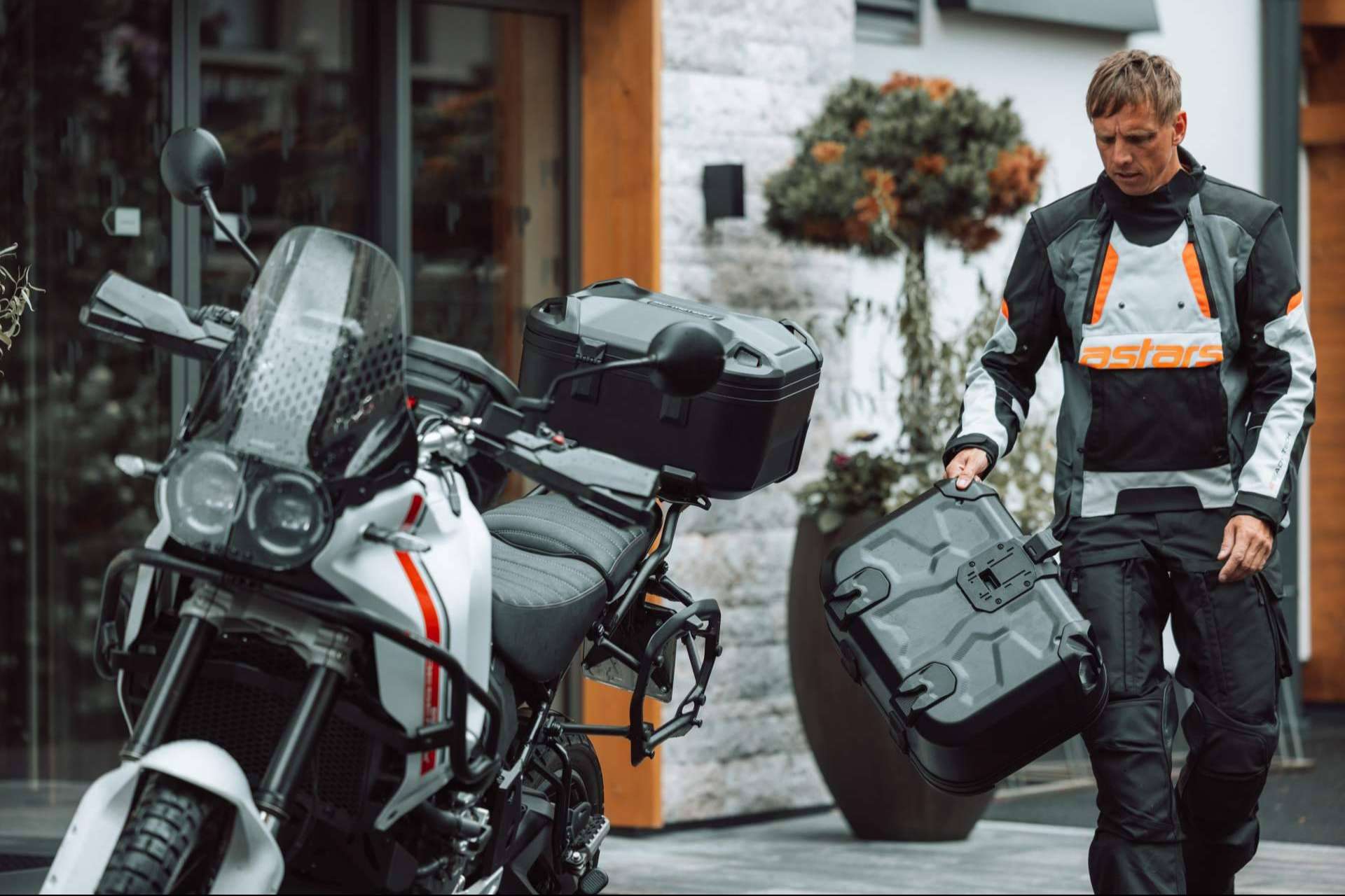 ¿Cuáles son las novedades de SW-MOTECH para equipar la moto?