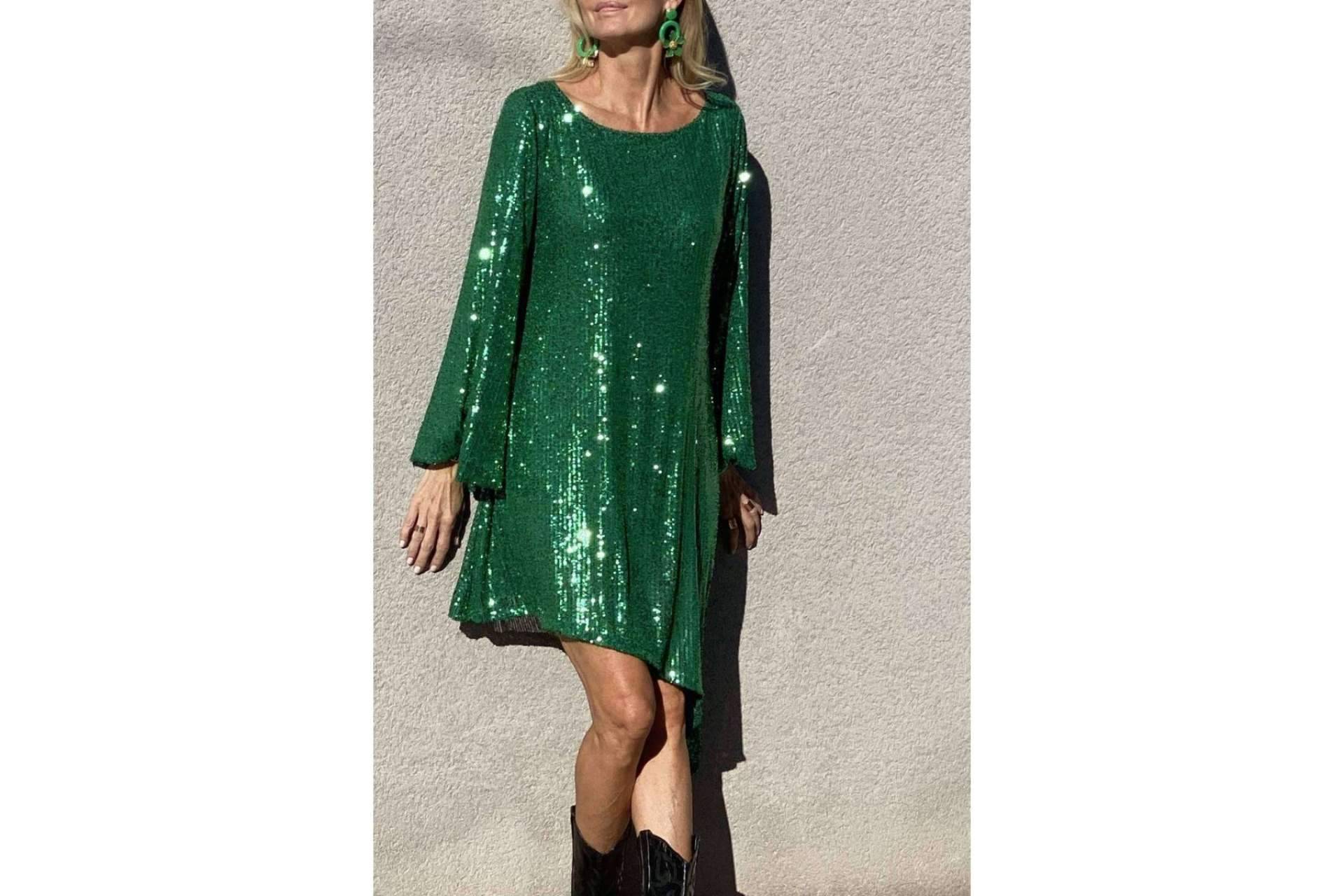 Thannac cuenta con un modelo colorido de vestido camisero largo