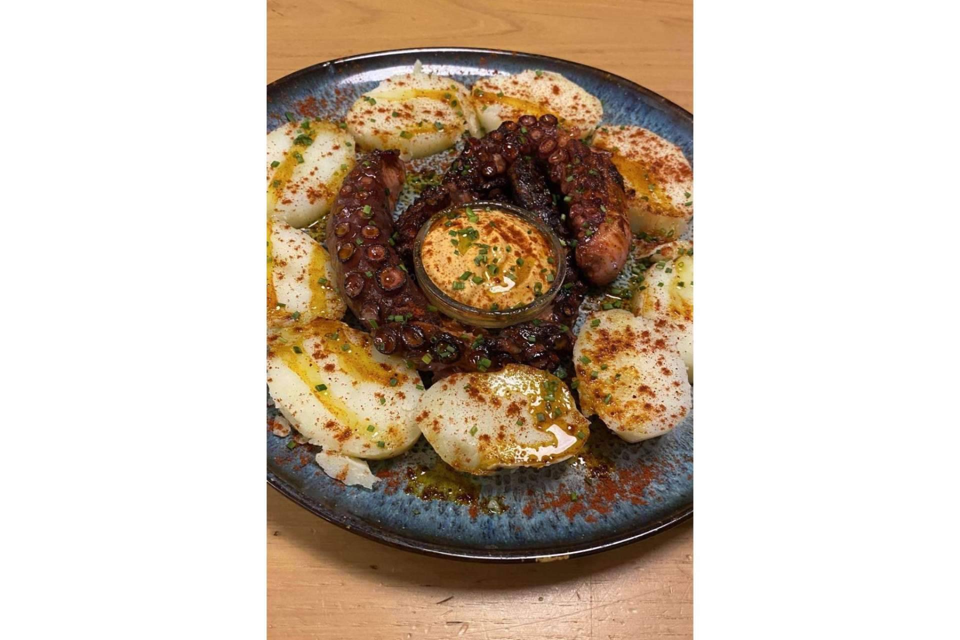 El restaurante de Marbella donde disfrutar del auténtico tapeo español, Tapas Paca