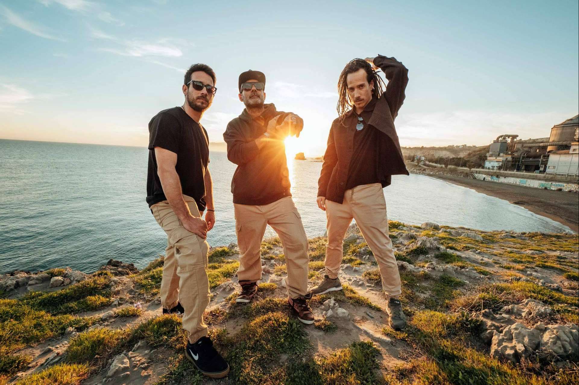 'Nuevo Comienzo' es el primer álbum del grupo Awake