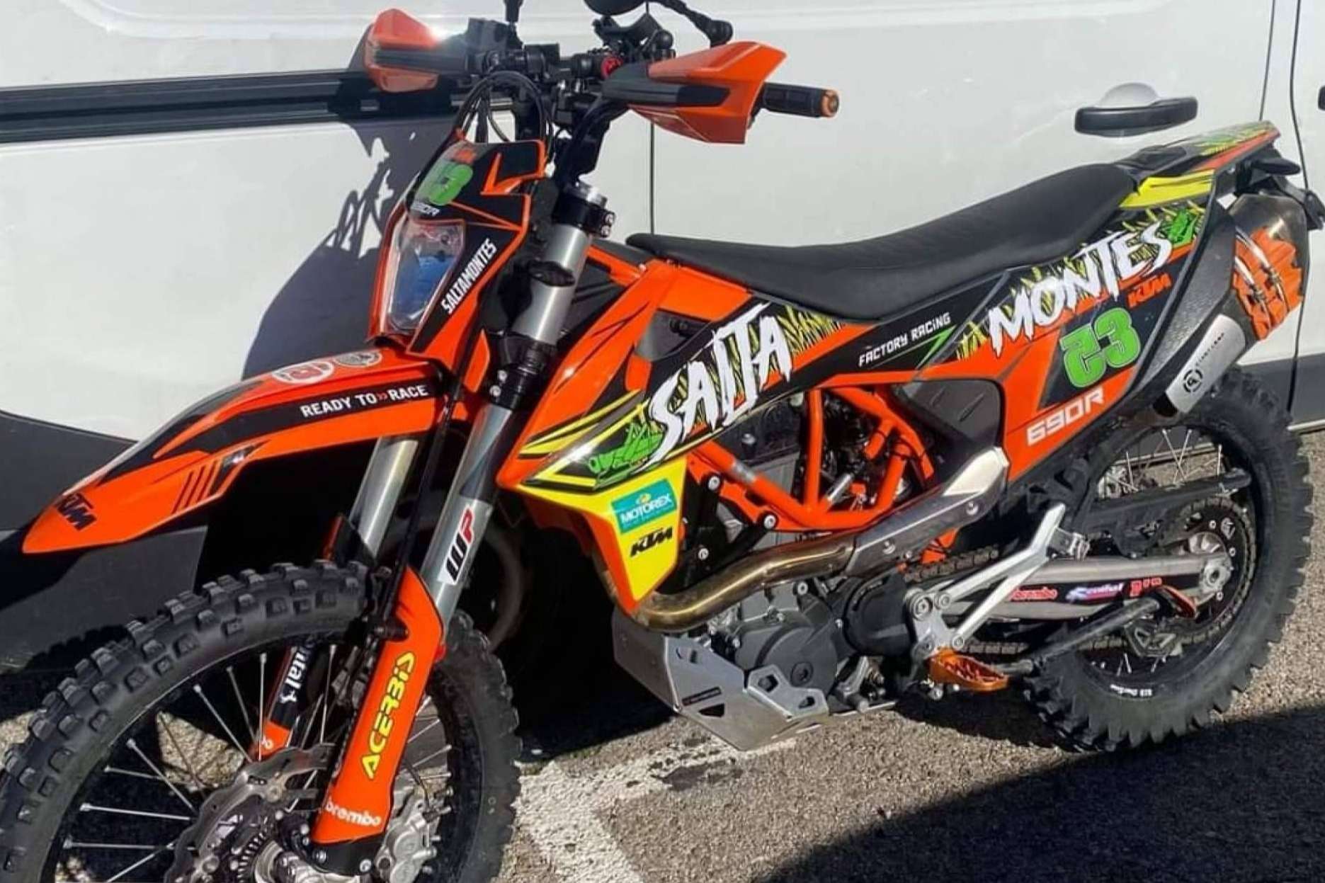Adhesivos para motos offroad personalizables, en ADHESIVOSEMBARRADOS