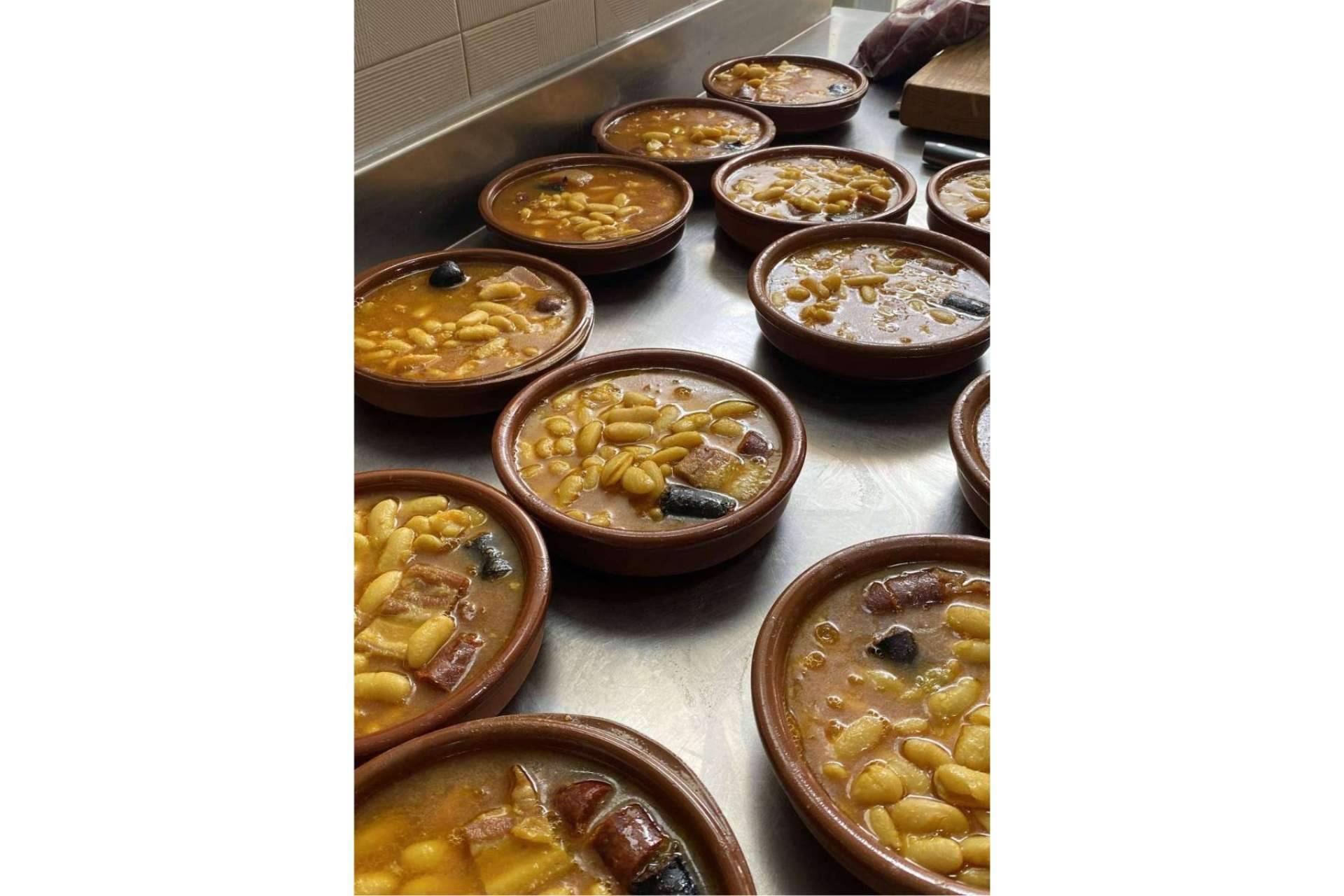 Disfrutar del auténtico 'tapeo' en Tapas Paca, un restaurante asturiano Marbella