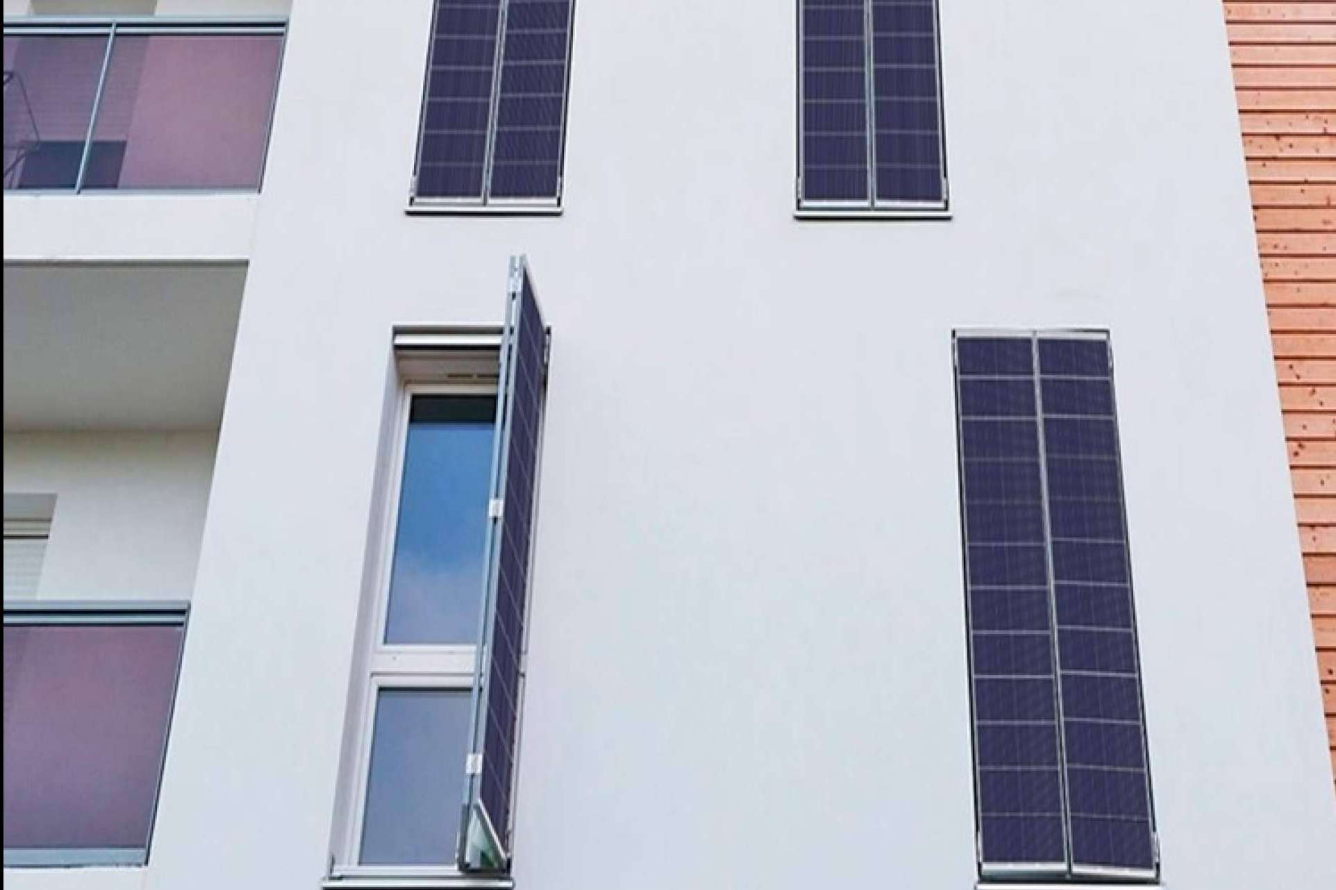 Revolución en ventanas fotovoltaicas con el fabricante asturiano SolReina