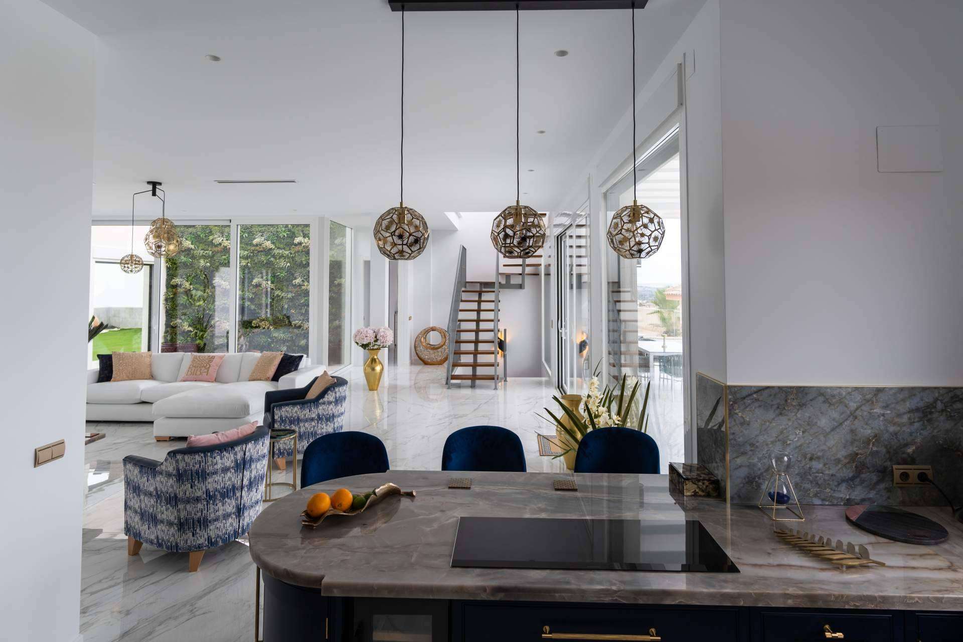 Pacheco Arquitectos convirtió una rehabilitación en una villa de lujo