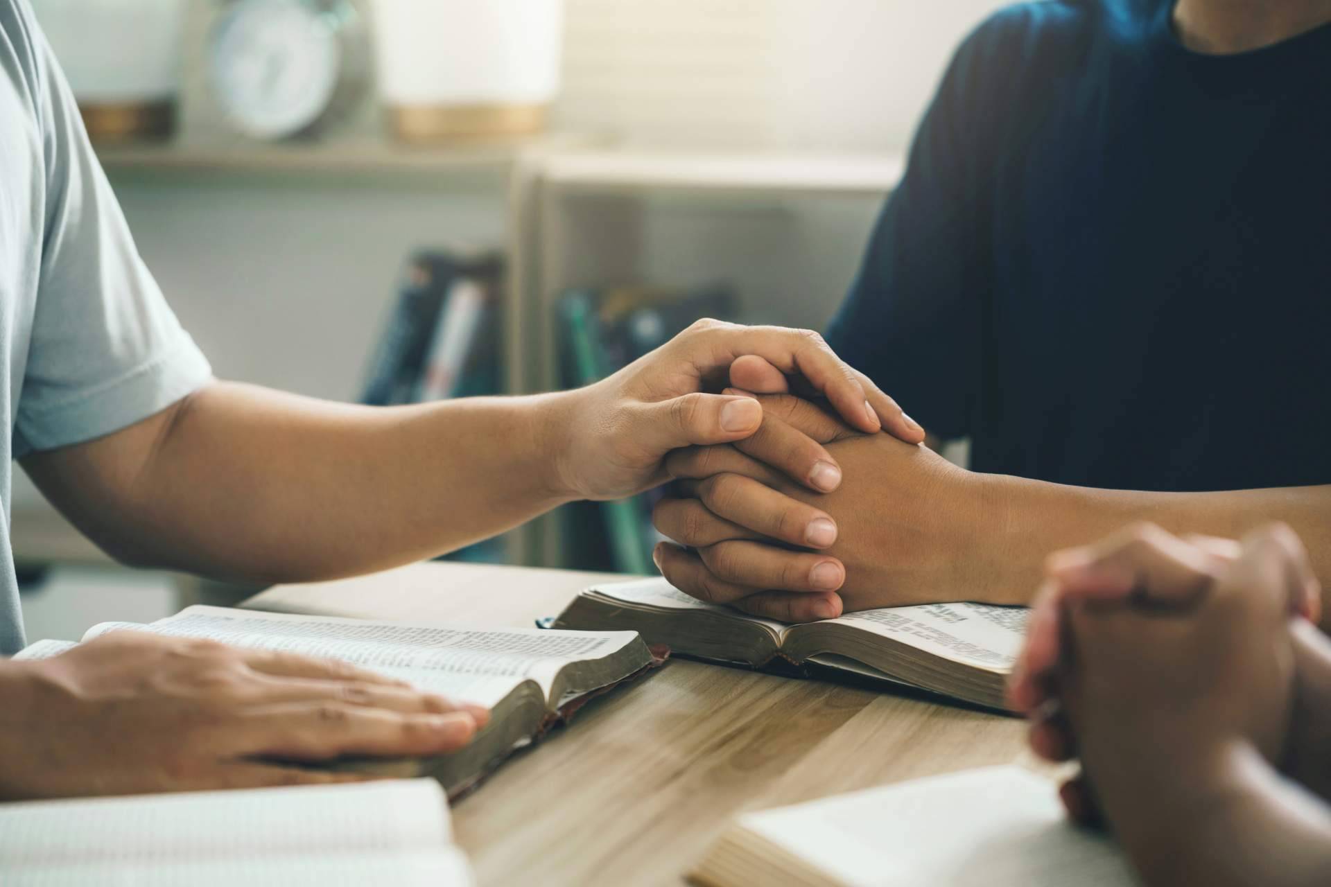 ¿Cuáles son los beneficios de la terapia breve integrativa y la hipnosis ericksoniana?, de la mano de la coach emocional Nuria Castro