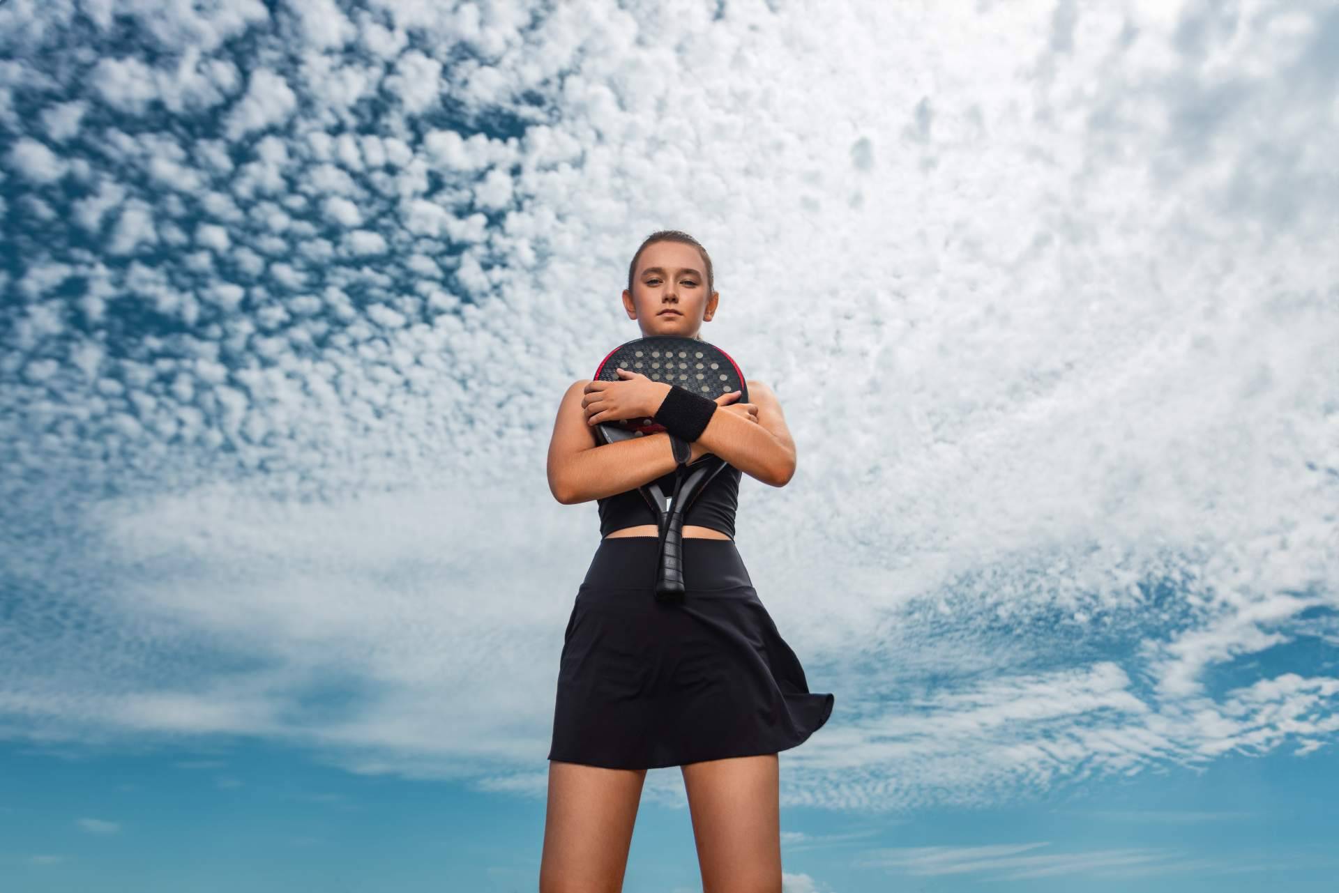 tiendapadelpoint.com y sus outfits de mujer para pádel