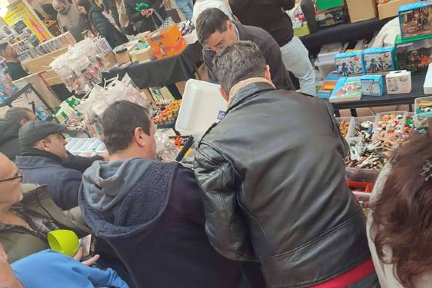 El Mercado del juguete de Madrid desembarca en Fuenlabrada; juguetes, coleccionismo y diversión para toda la familia