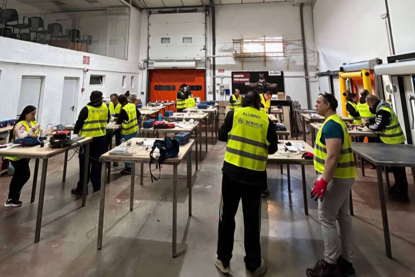 Formación humana y profesional acorde con el mundo académico y laboral en Servicedoor Formación