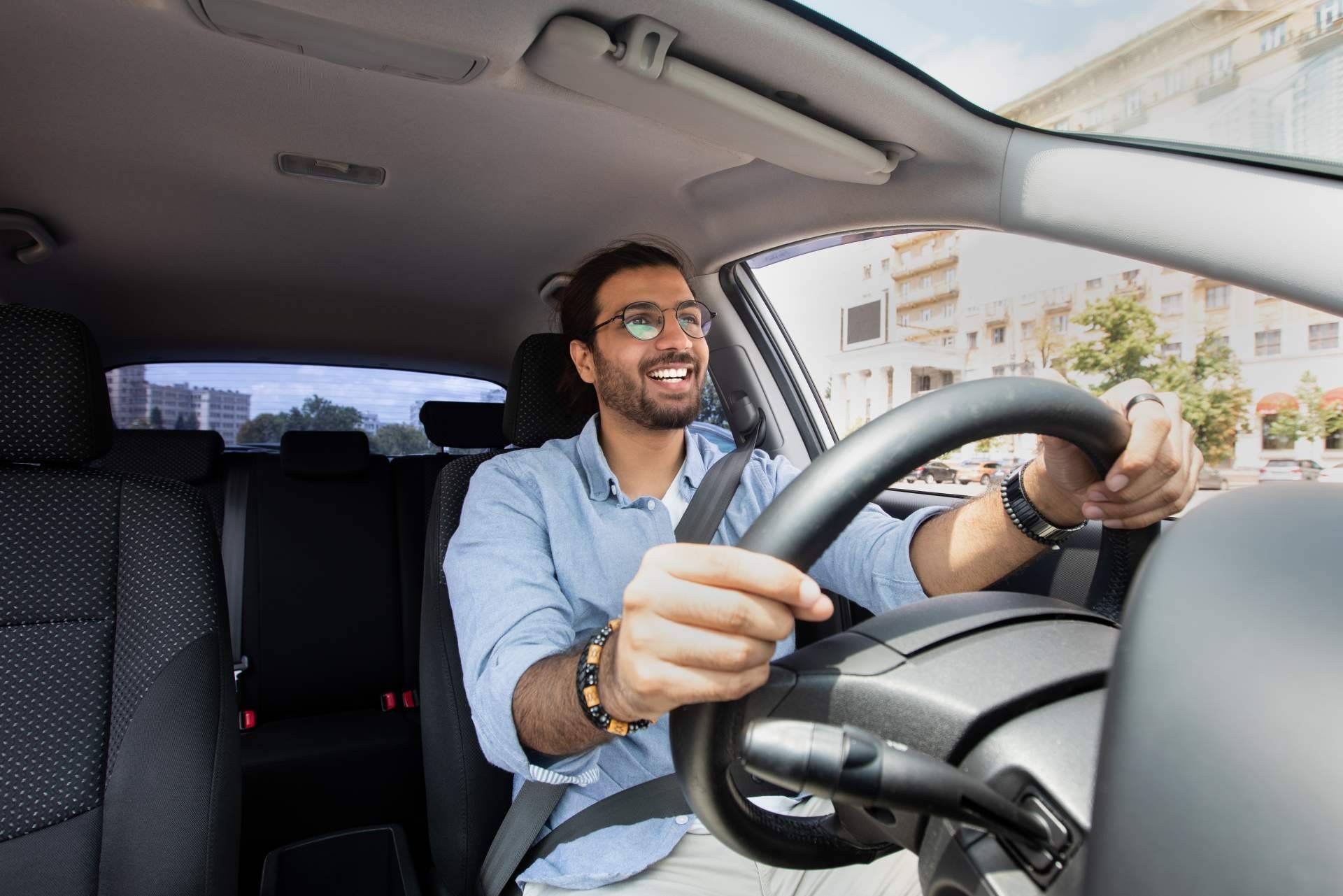 Eginer describe las ventajas e inconvenientes de los coches automáticos y manuales
