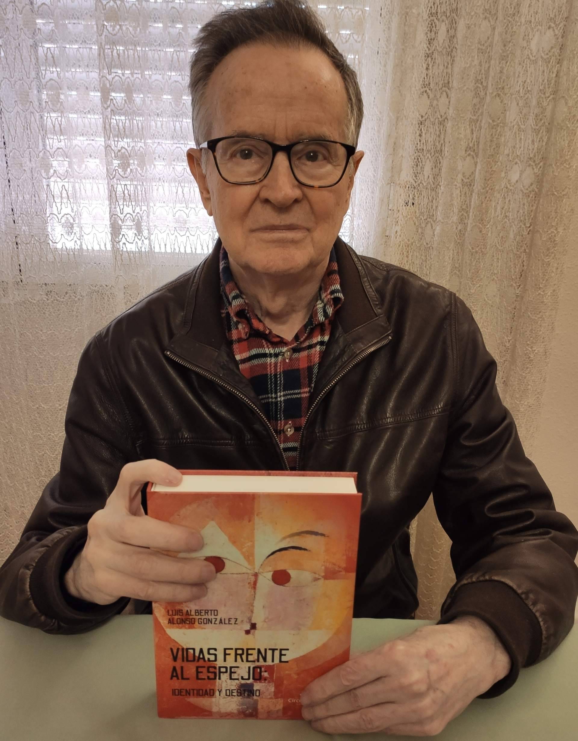 Luis Alberto Alonso González publica ‘Vidas frente al espejo; identidad y destino’