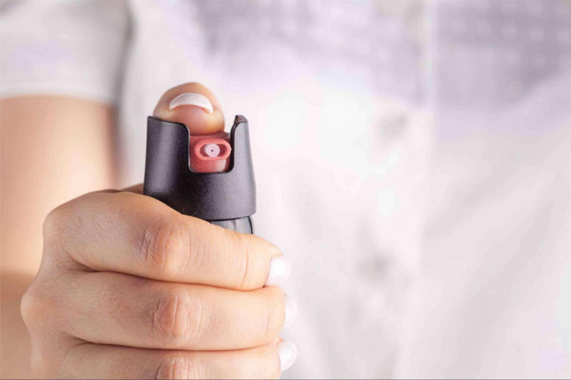 Spray de pimienta, uno de los dispositivos de defensa personal más populares en España, por Tienda Shoke