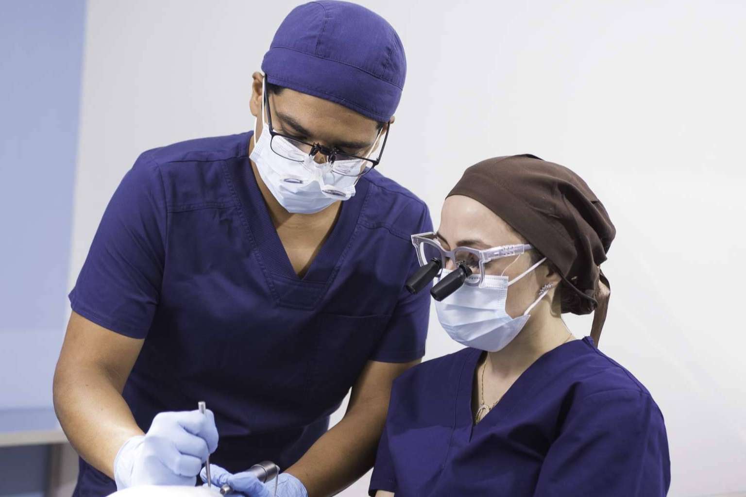 Microcapilar Hair Clinic ofrece tratamientos de vanguardia en injerto capilar en Madrid