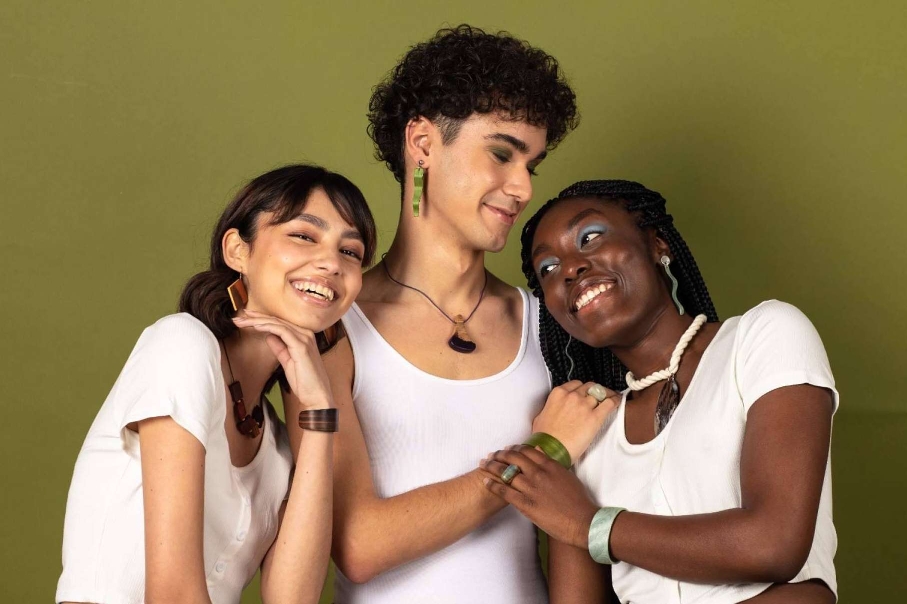 Joyería en madera unisex, la propuesta inclusiva de Accesorios de Madera Joyas