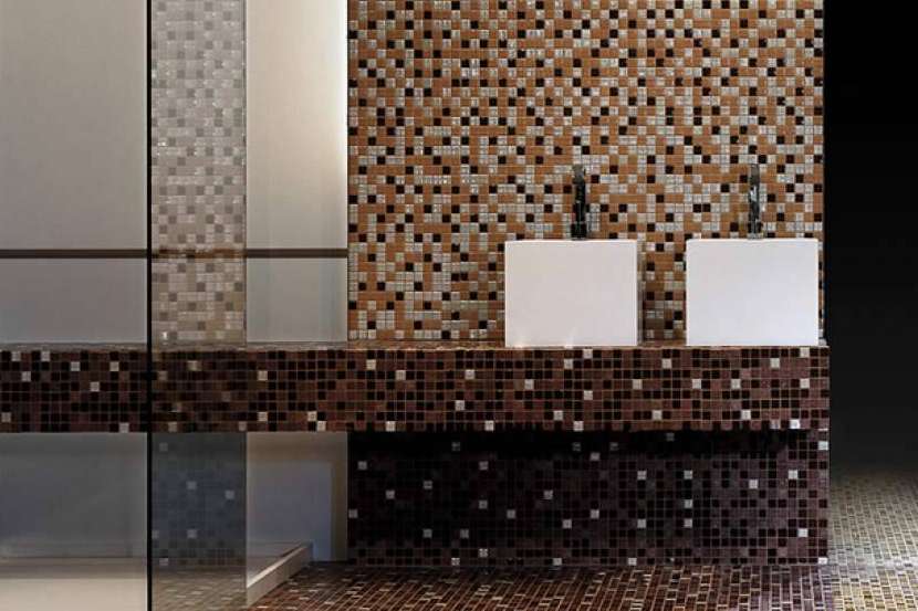 Mundo Cerámicas y las ventajas de elegir azulejos para piscinas y exteriores