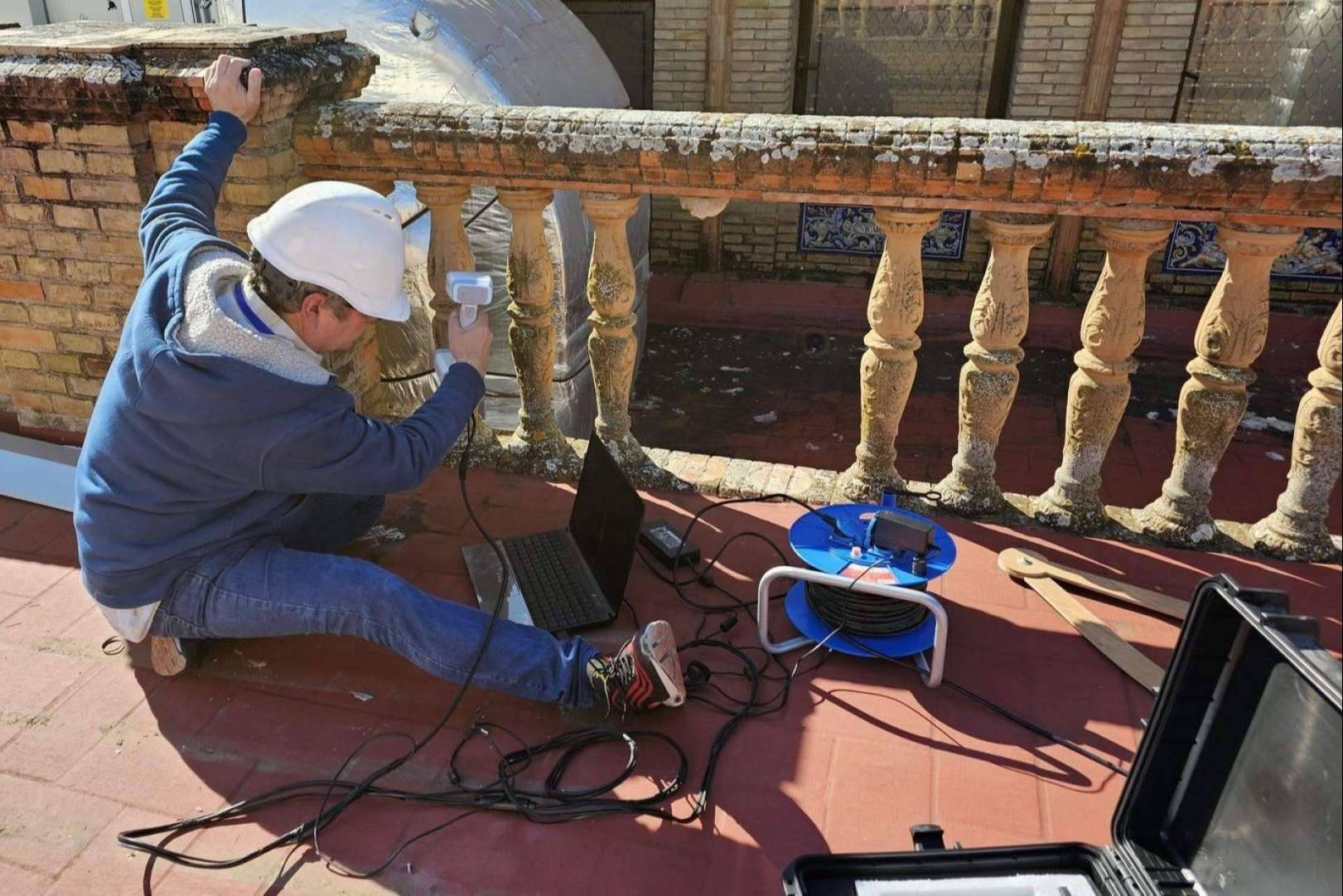 Escaneo y reproducción para la restauración del patrimonio en la plaza de España de Sevilla, con Sumiserán S.L
