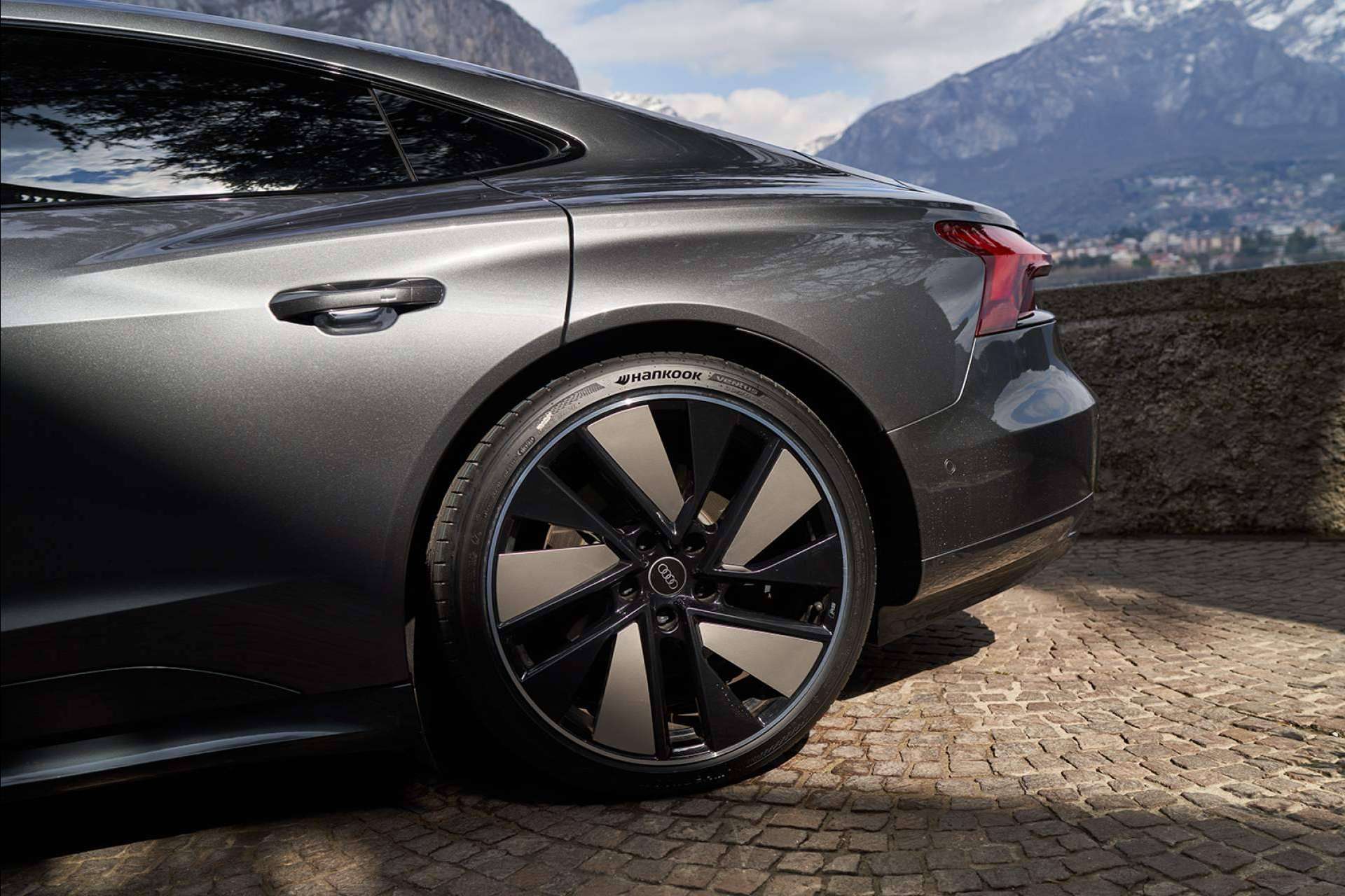 Confortauto cuenta con un amplio catálogo de neumáticos para vehículos eléctricos