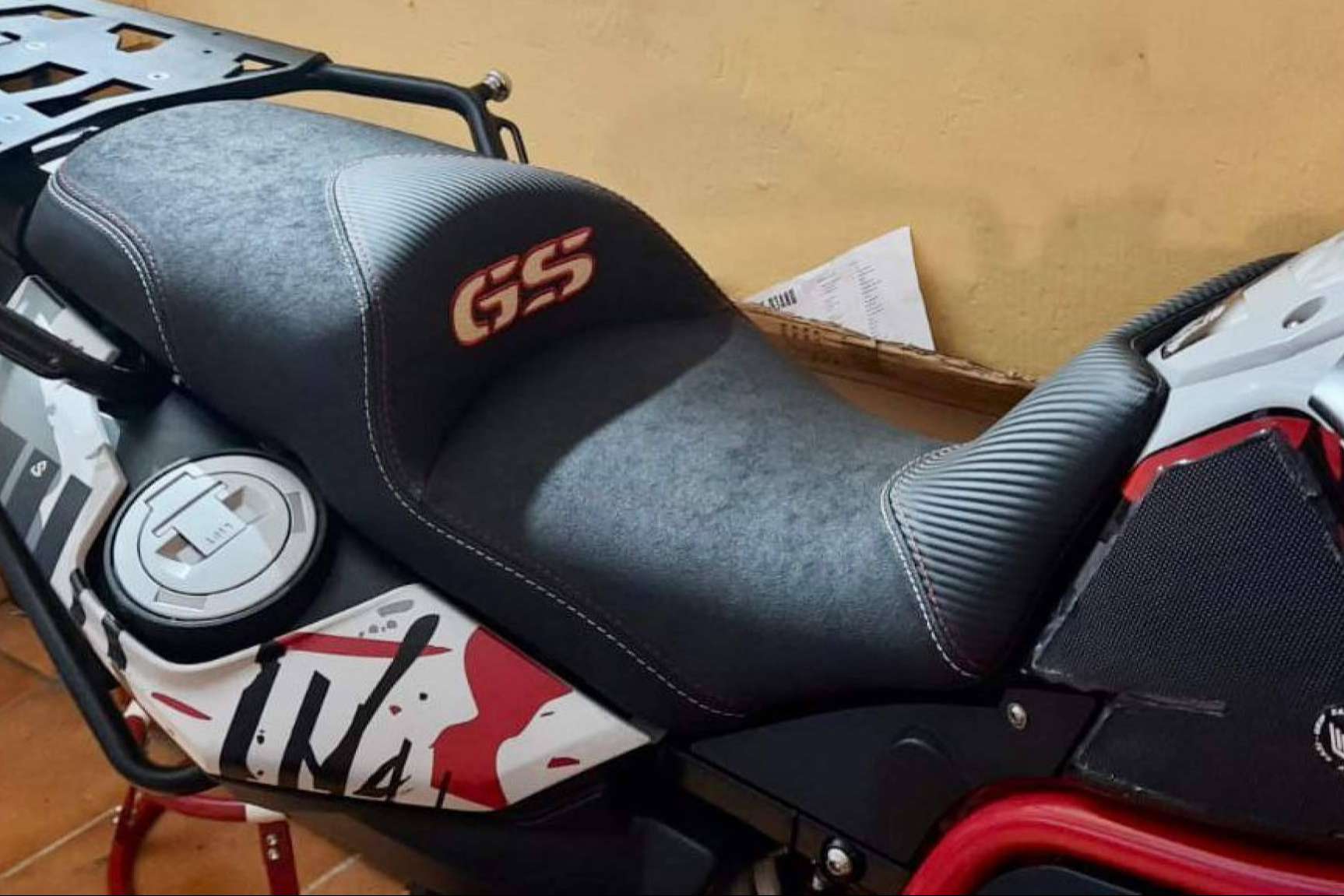 Asientos y fundas personalizables para motos con JM-Fundas