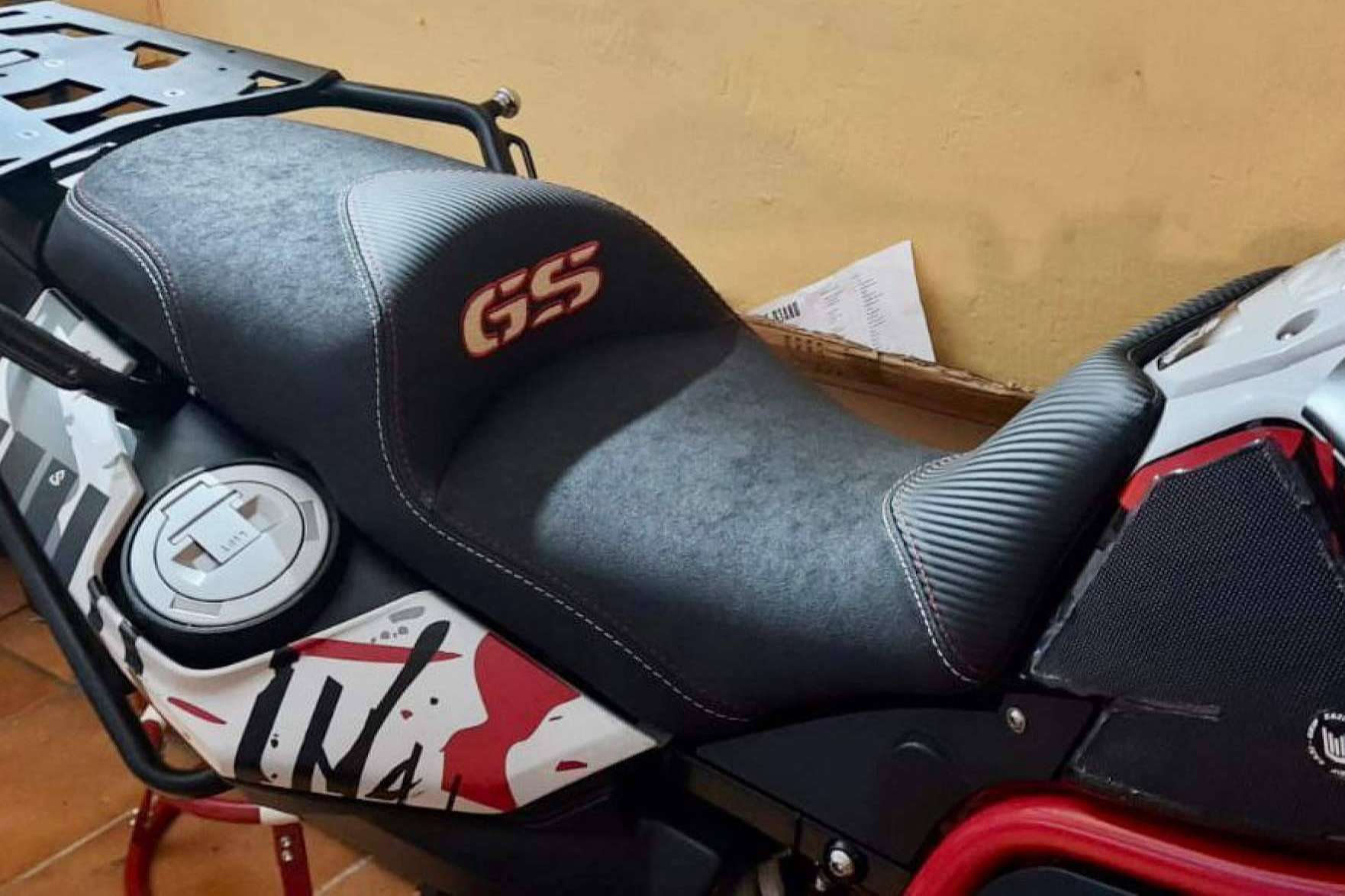 Mayor ergonomía y confort al conducir con asiento de moto de JM-Fundas