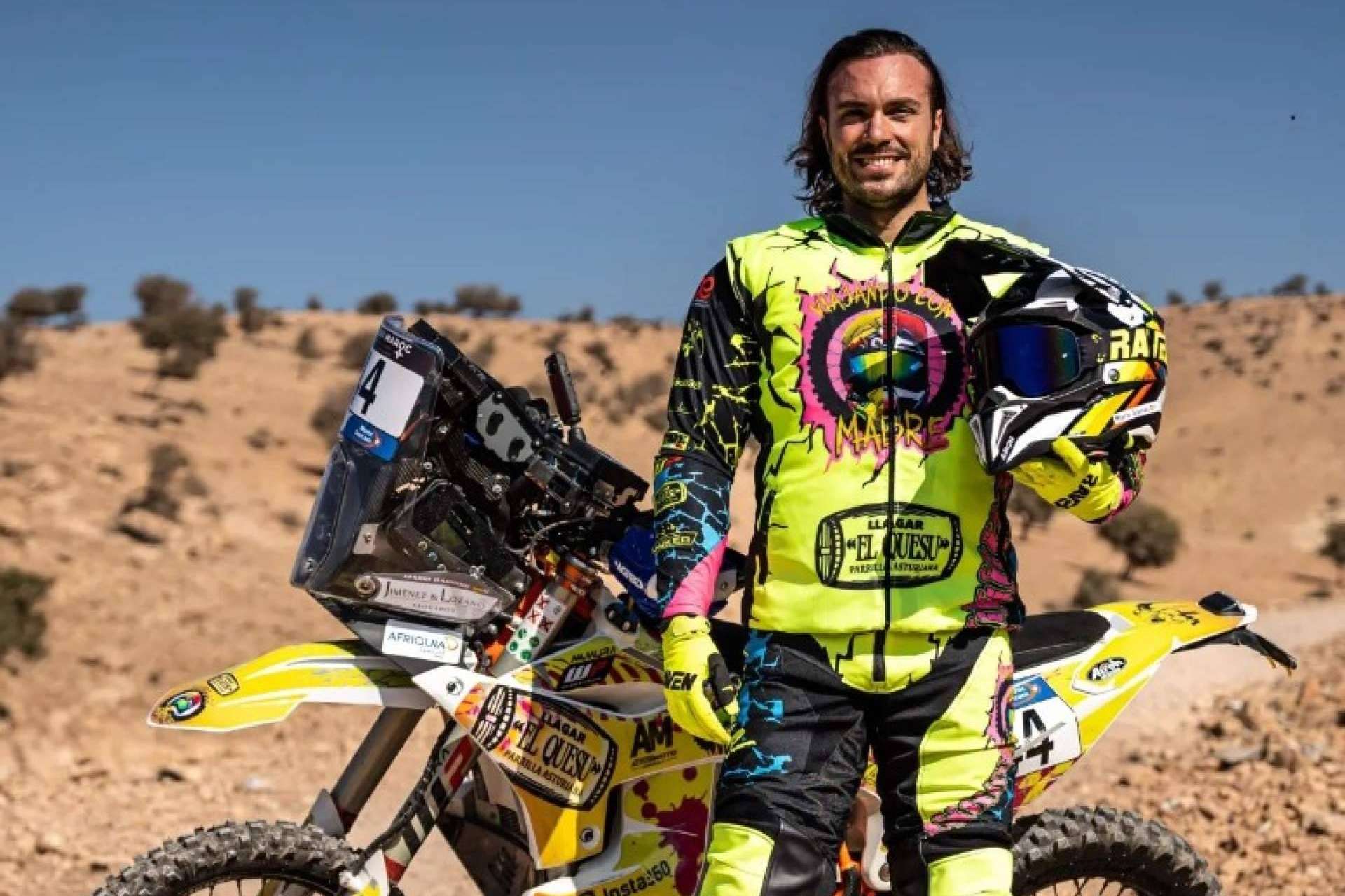 ADHESIVOSEMBARRADOS ofrece ropa motocross con diseño exclusivo y alta calidad