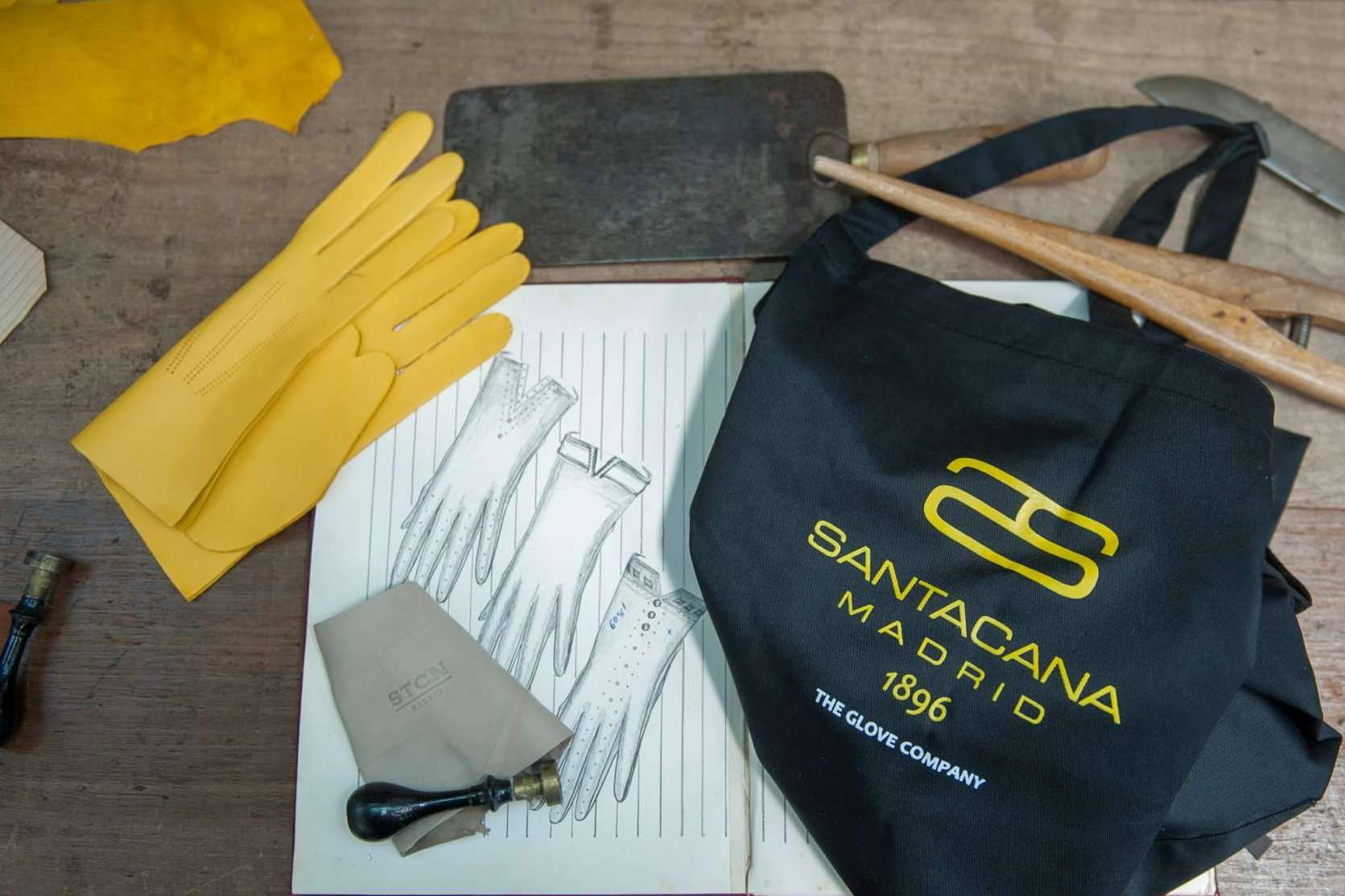 Santacana lanza su nueva colección de guantes de piel para la temporada otoño-invierno