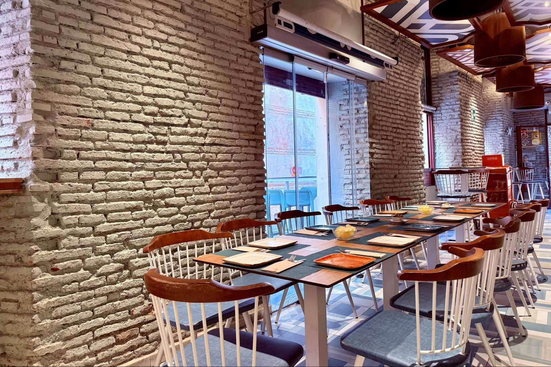 Casaamigos, el restaurante en el centro de Málaga que conquista con su ambiente y su propuesta de tapas