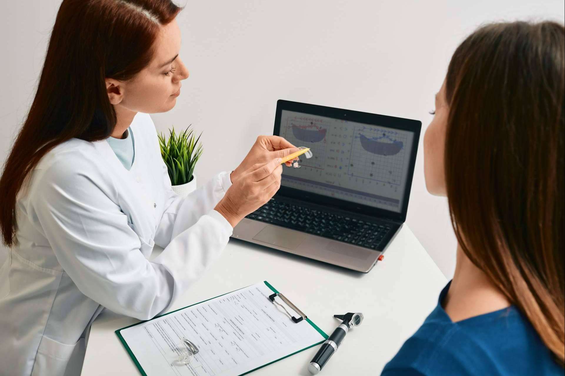 Dr. Dears promueve la salud auditiva en la semana del Día de la Audición con su audiometría online
