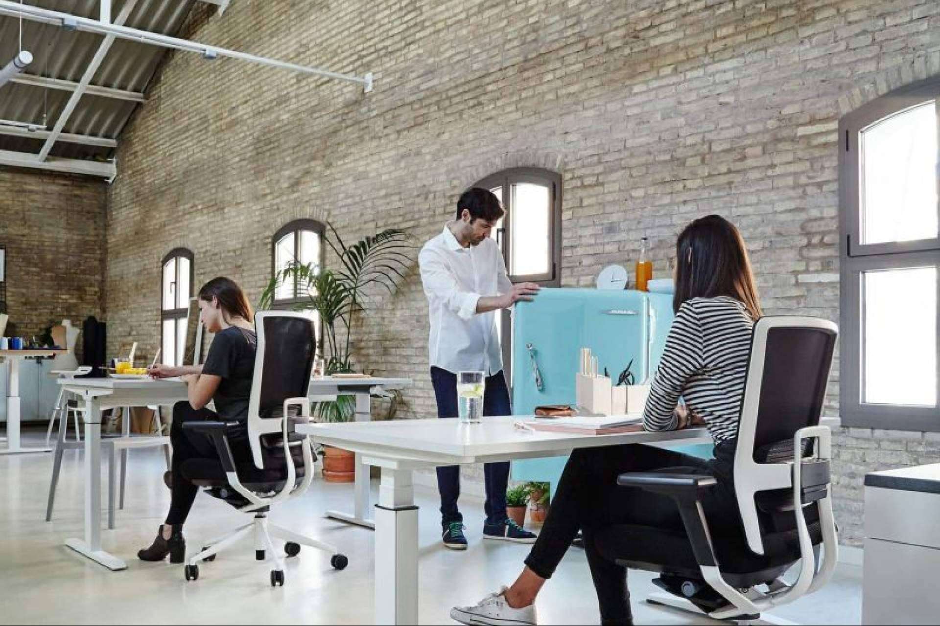 Ergonomía aplicada al mobiliario; un recurso clave en la transformación del trabajo
