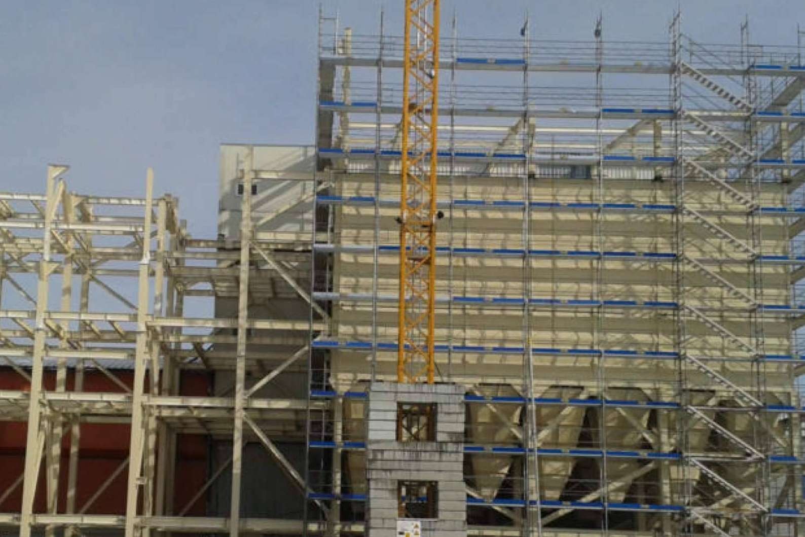 Especialistas en silos, CMB amplía su oferta con soluciones para materias primas y graneles