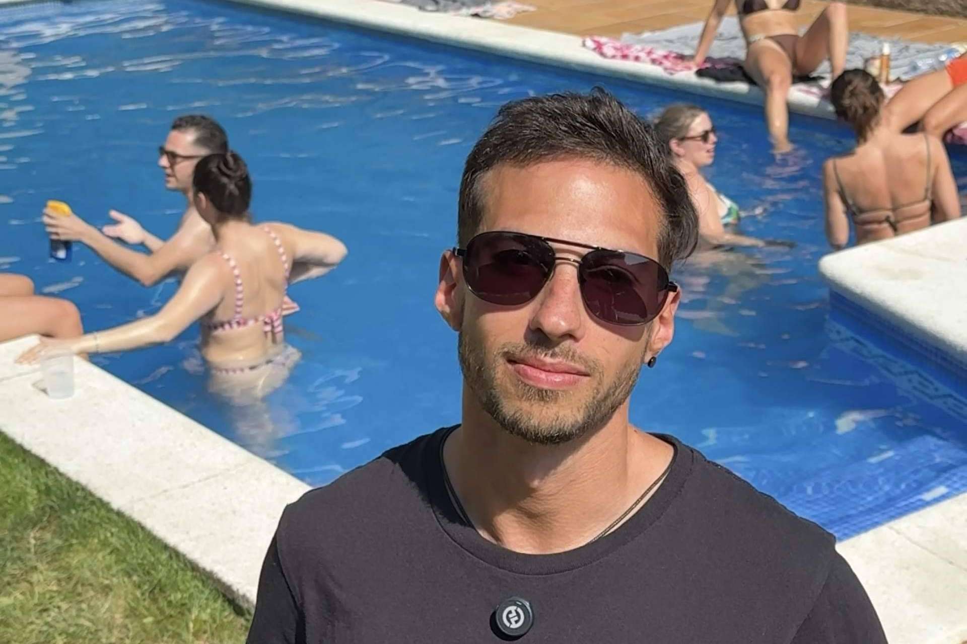 Alquilan su jardín con piscina y ganan más de 500€ en un día