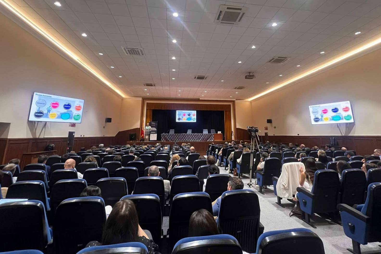 La asociación celebra un congreso de prevención del blanqueo que advierte de un cambio de modelo