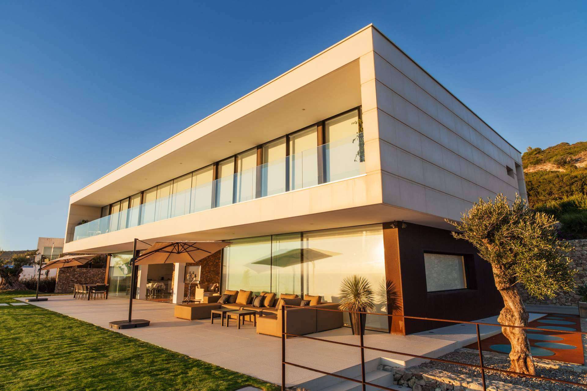 Villa Alkaram, el alquiler vacacional de villa de lujo privada con piscina y jacuzzi en Zahara de los Atunes