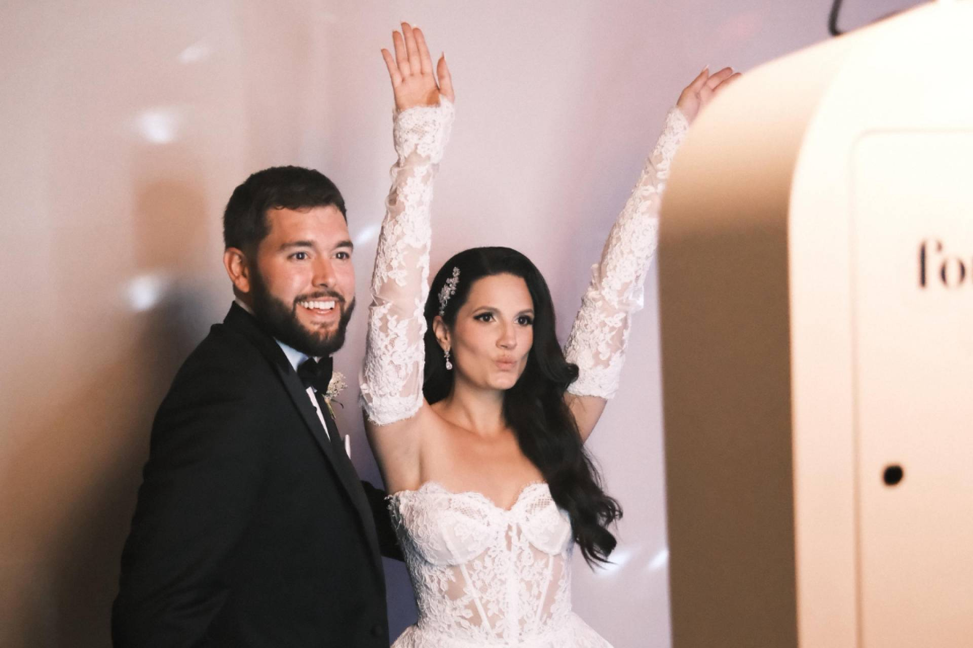 Por qué todos hablan del fotomatón después de la boda; el fenómeno que arrasa en Cataluña