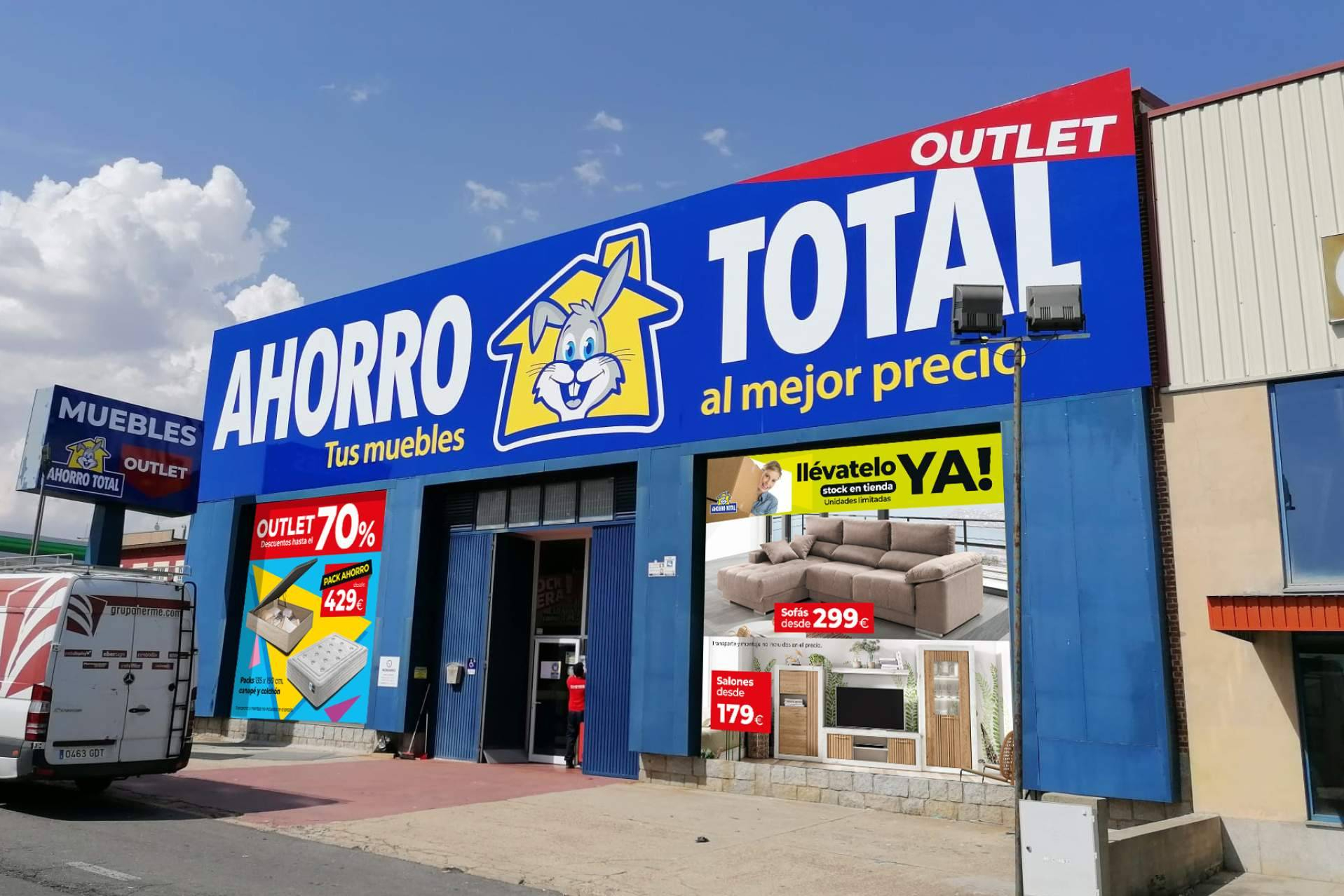 Ahorro Total, compra online y tiendas físicas en España para quienes buscan muebles baratos sin esperar al Black Friday