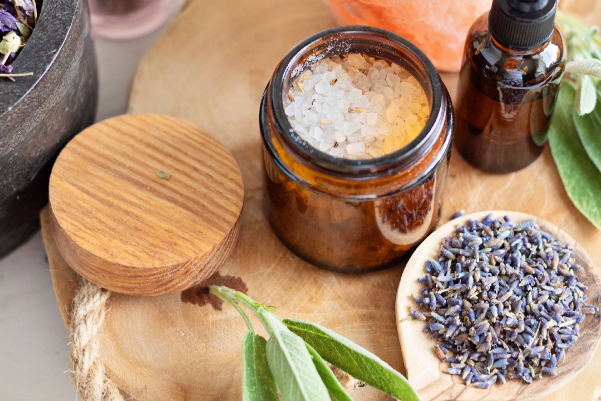 Cursar Naturopatía con ISED; itinerario profesional con Nutrición y Fitoterapia en tres ciudades