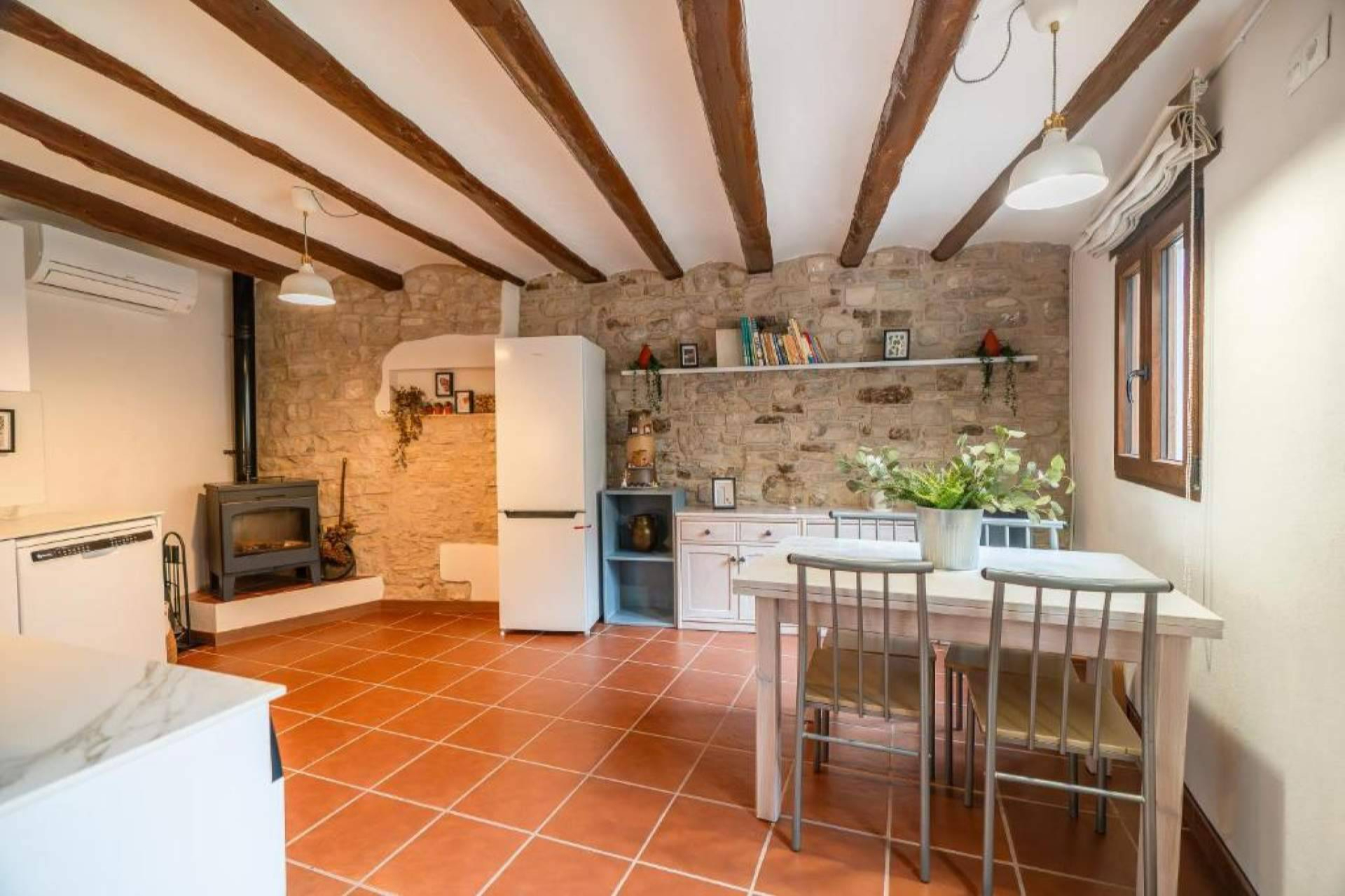 Una casita de pueblo rural en Cataluña donde el tiempo se detiene; así es La Caseta de Freixenet