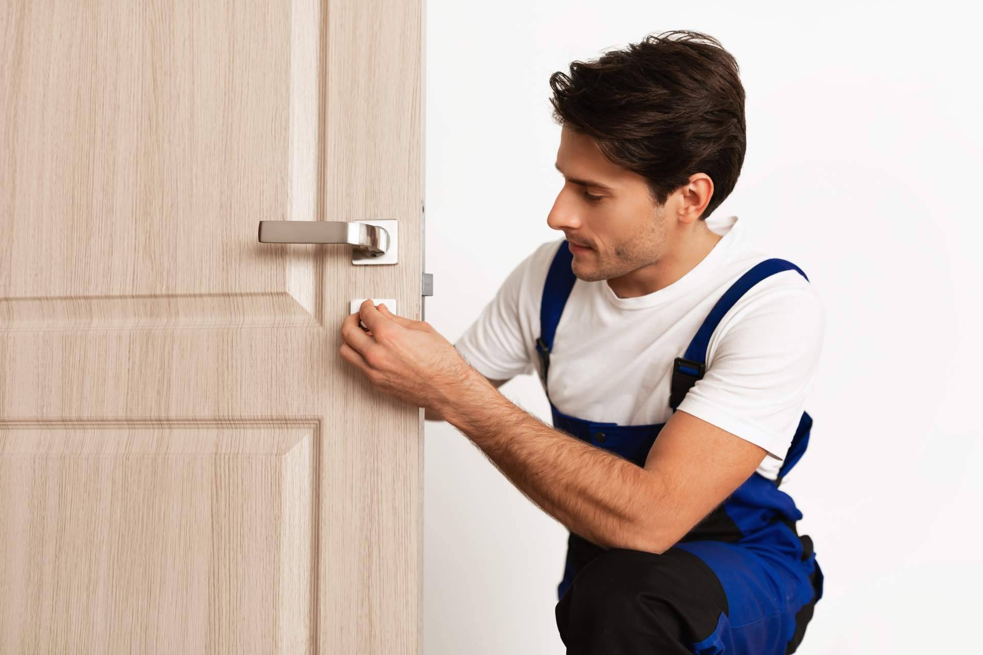 Prevenir ocupaciones ilegales en Madrid pasa por instalar cerraduras más seguras y resistentes