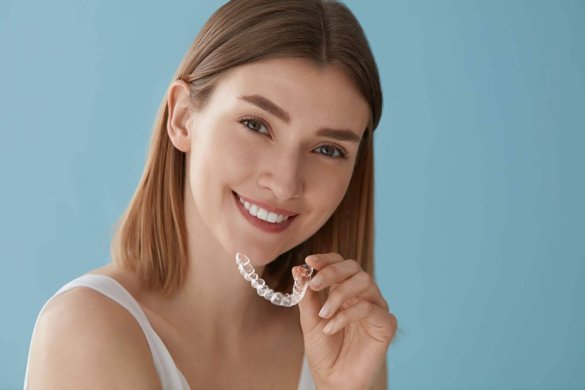 La Clínica Dental en Zafra Instituto Dental Oris destaca por su enfoque integral en implantología y ortodoncia personalizada