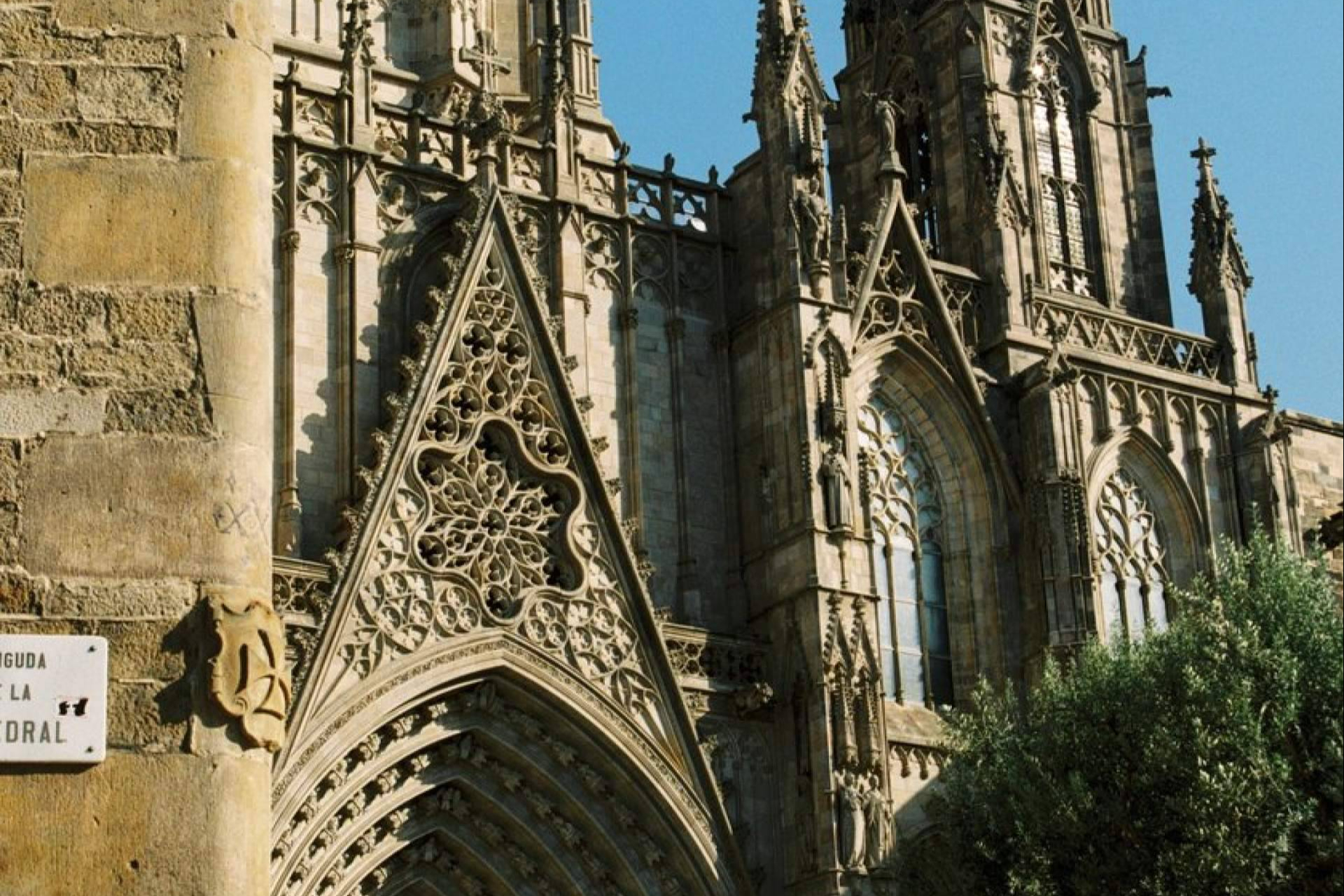 BarcelloniAmo revoluciona el walking tour en Barcelona con rutas temáticas en italiano