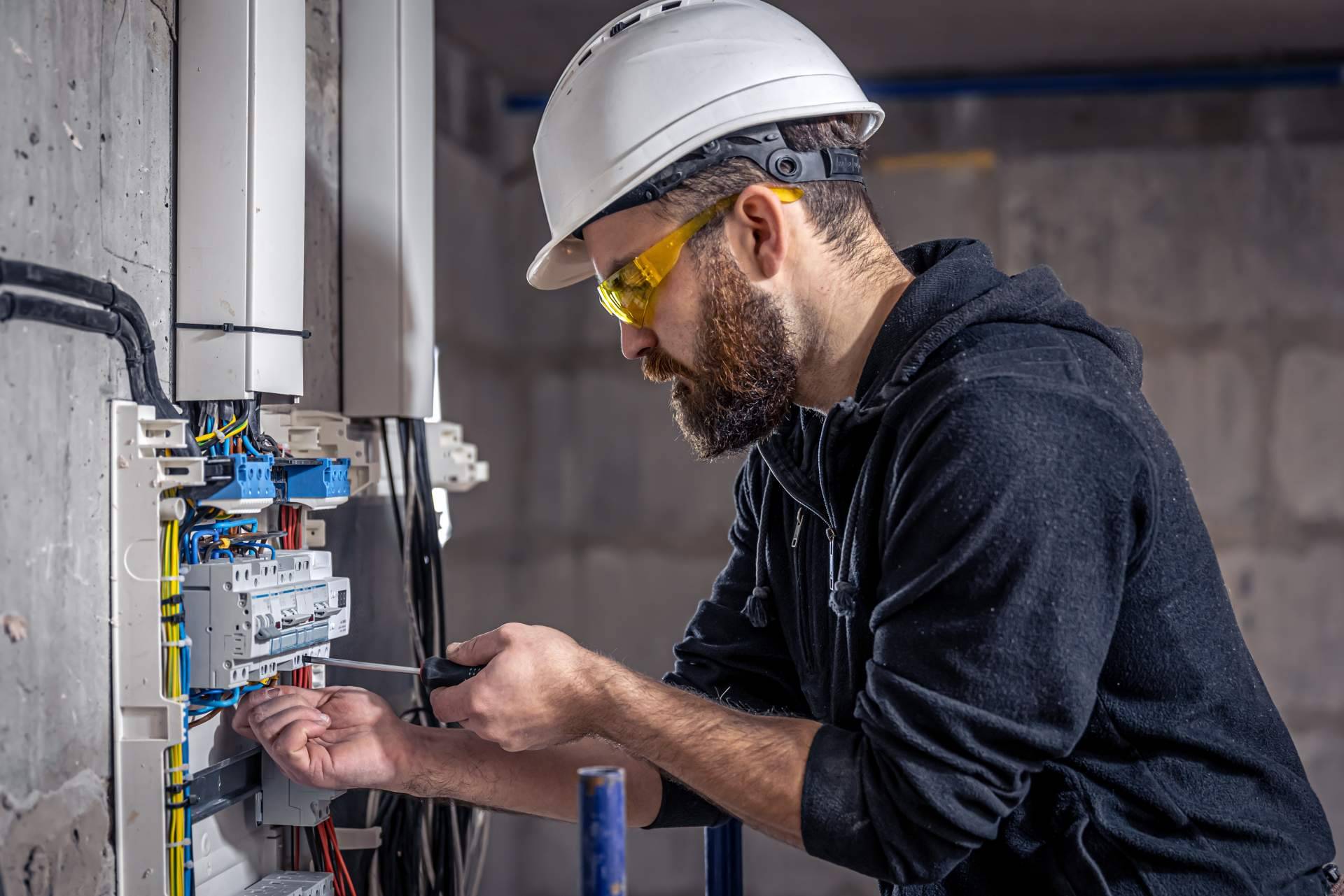 Reparaciones González amplía su actividad como electricistas 24 horas en Benidorm, Campello y Villajoyosa