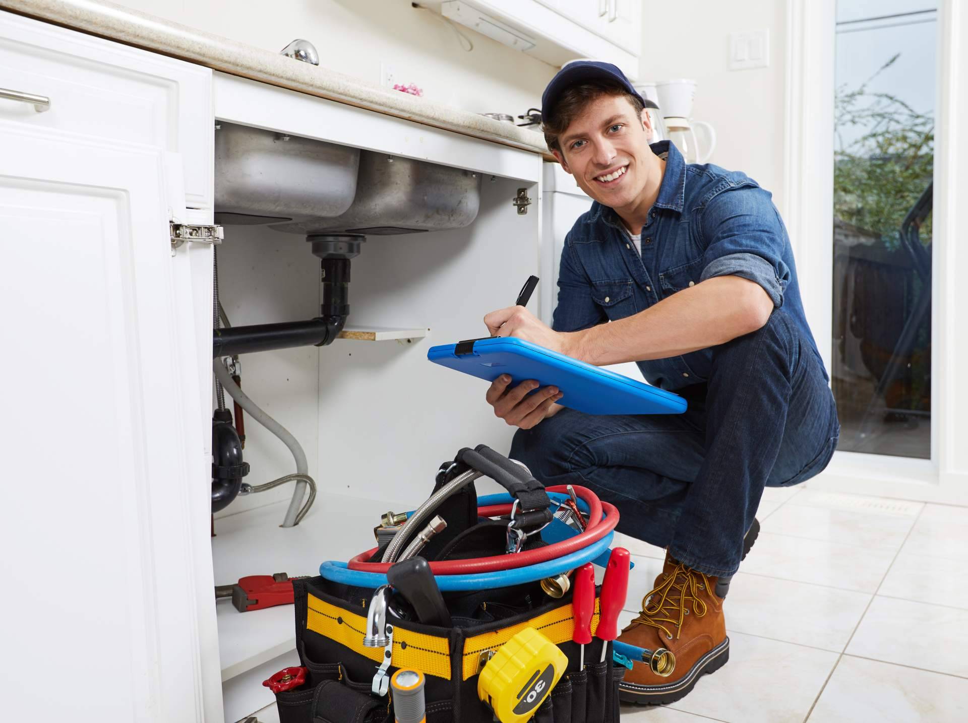 Reparaciones González refuerza su servicio de fontaneros 24 horas en Villajoyosa, Finestrat y Rojales