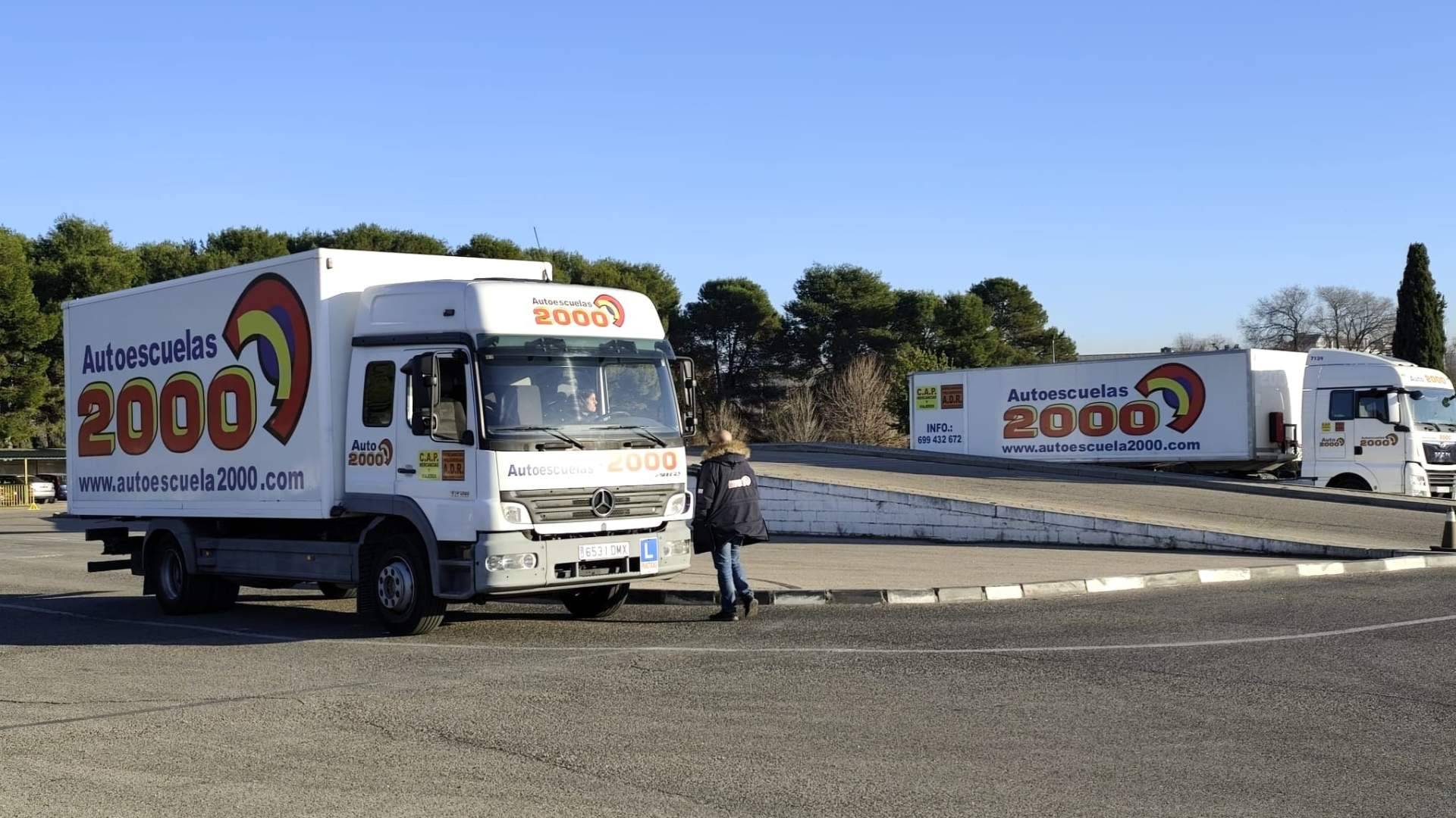 El curso CAP gana peso en una autoescuela en Madrid para tramitar el arraigo formativo